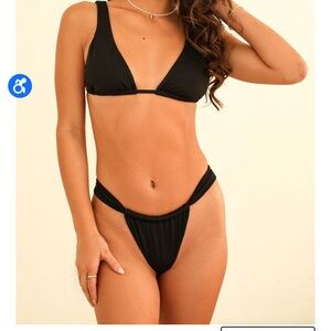 Dippin Daisy’s Bisou black bottoms